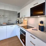 Beatrice - 01 * Binz